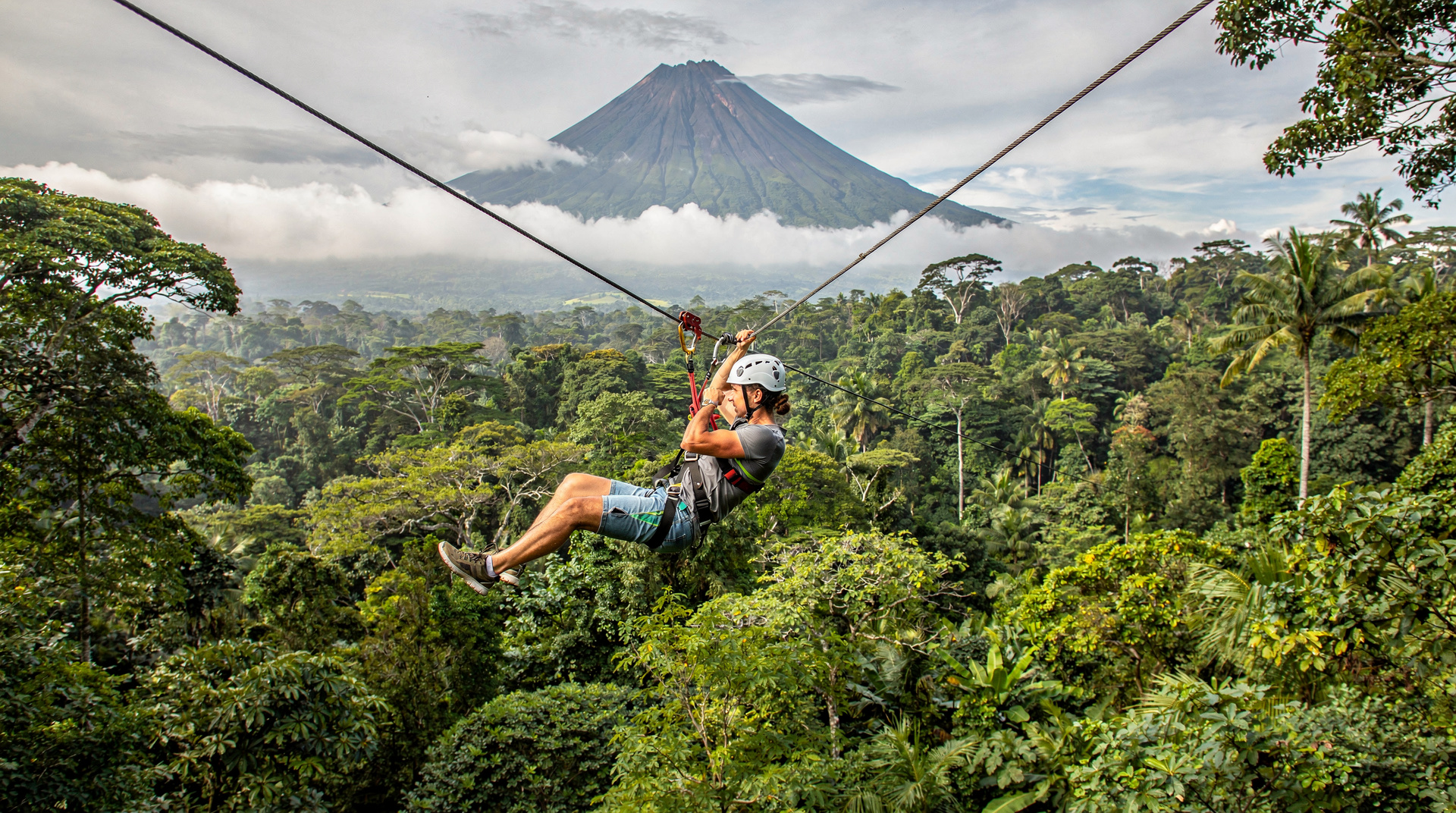 Arenal ziplines: best canopy tours near La Fortuna
