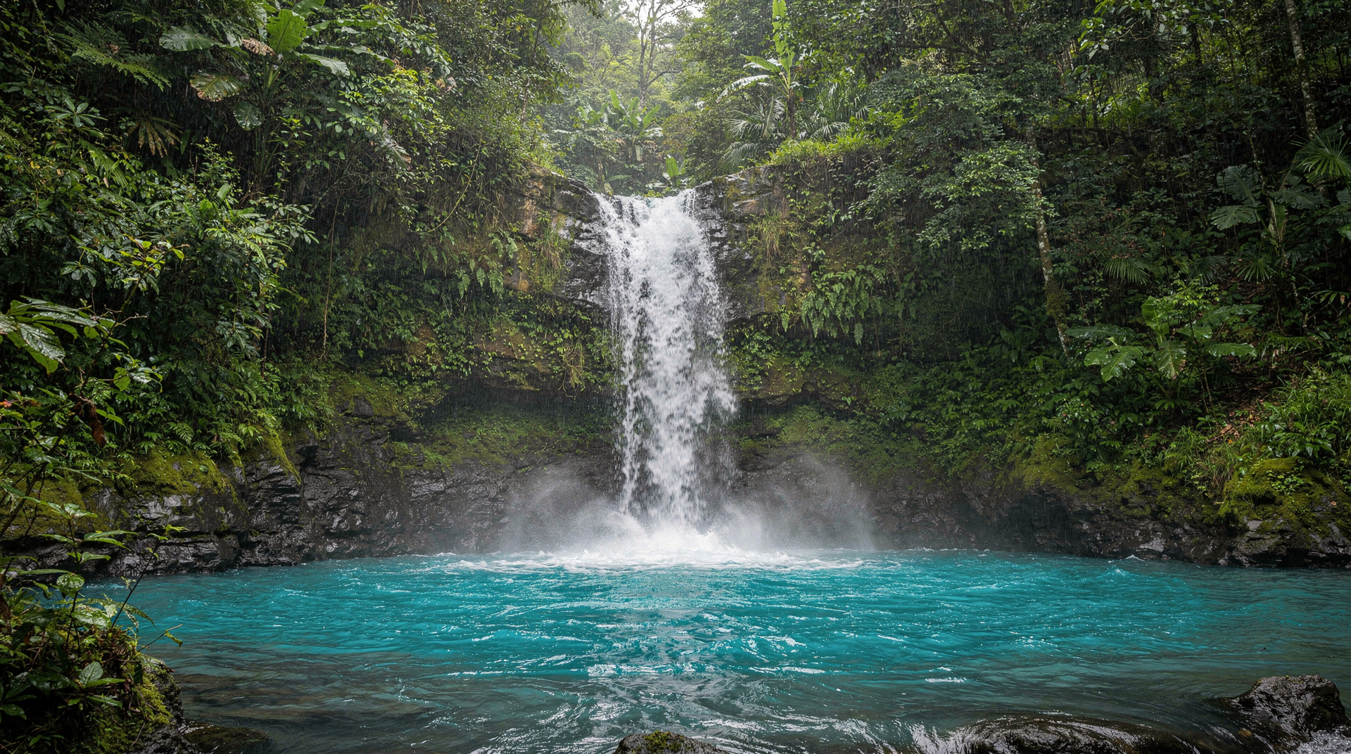 Tenorio Volcano National Park and Río Celeste: the blue river explained